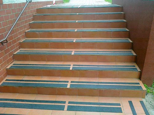 GRP Csúszásgátló csík - Gyalogos-50mm x 600mm-fekete RAL 9005