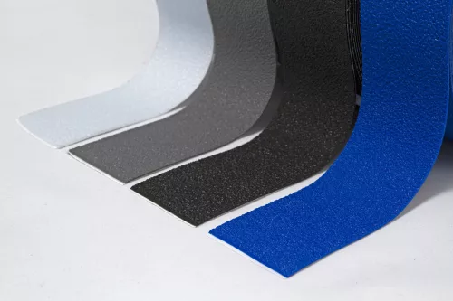 Fokozott érdes, 2mm vastag gumiszerű-50mm x 18,3m-Fekete csúszásgátló szalag
