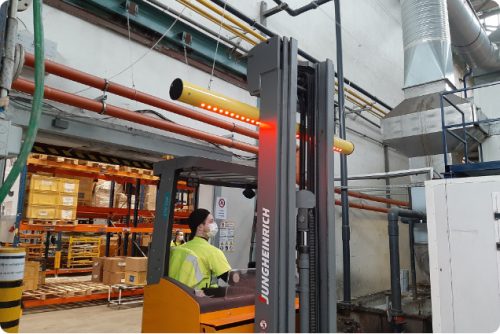 Jelzőrendszerű ütközőkordon