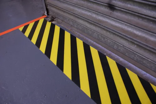 PermaLine Veszélyre Figyelmeztető, 0,9mm vastag-75mmx30m-Fekete-Sárga