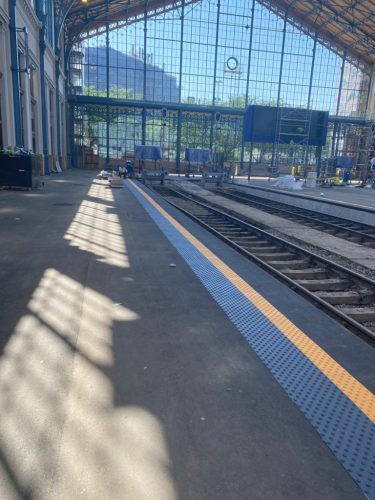 T-WALK 40cm x 40cm Vezetősáv elem sárga