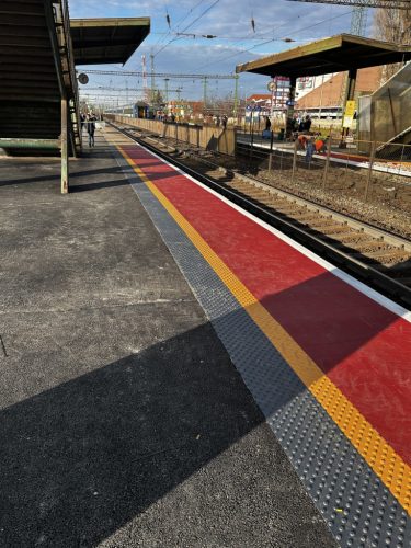 T-WALK 40cm x 40cm Vezetősáv elem sárga