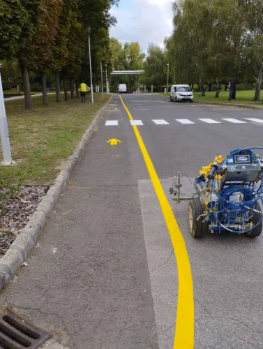 Útburkolati jelölések festése