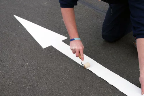 Útburkolati jelölések festése