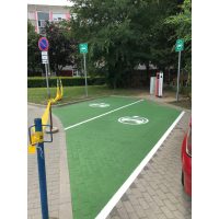 Útburkolati jelek festése