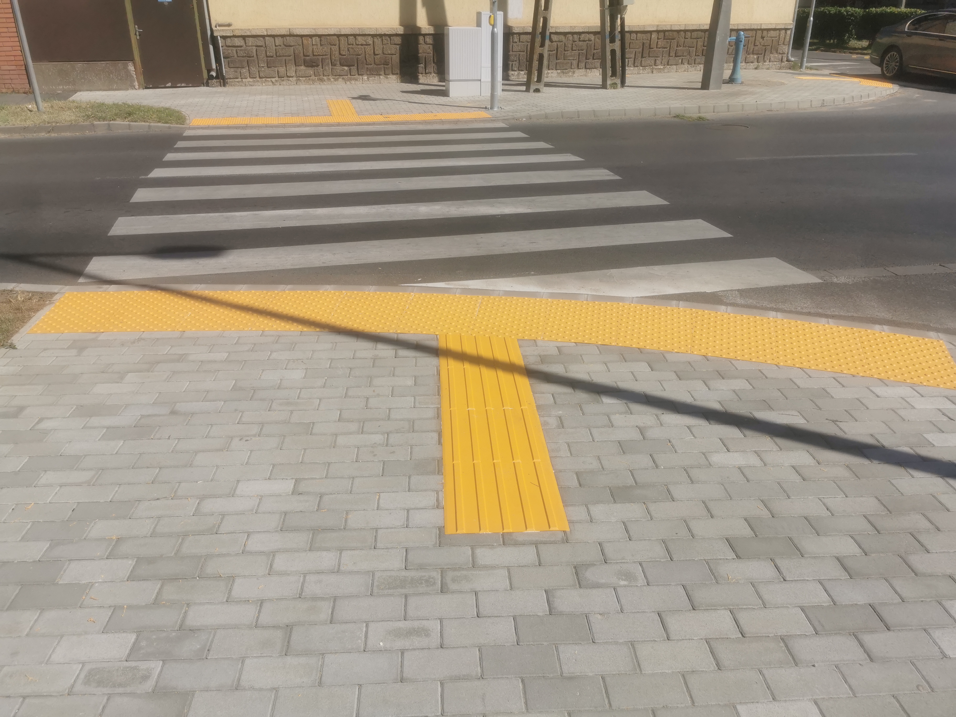 t-walk-taktilis-burkolat-nyirbator-01.jpg